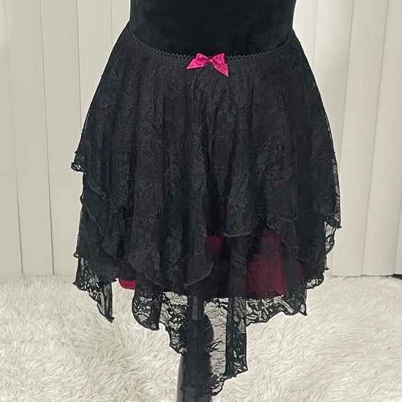 WIDOW Seventh Sense Tiered Handkerchief Hem Lace Mini Skirt Black Burgundy Large - Picture 1 of 11